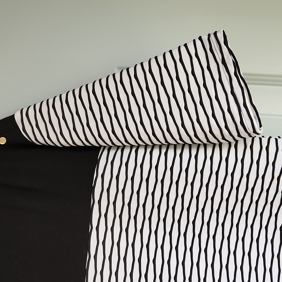 Liz Claiborne, Women's, M, w  Black then White and Black Waves Make a Offer - Picture 3 of 5